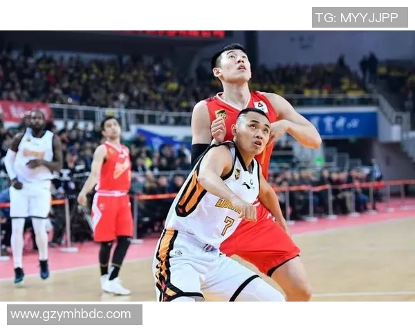 广州篮球队以96分稳居锦标赛积分榜首位展现强大实力